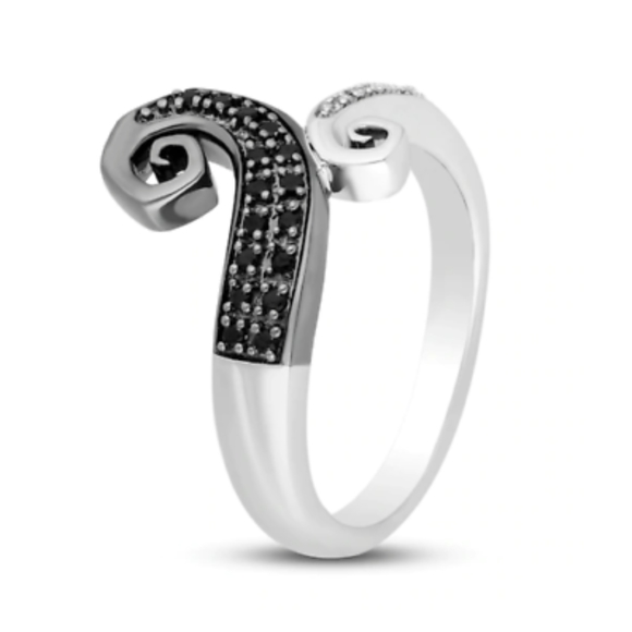 Disney's Treasures Nightmare Before Christmas Ring - Picture 2 of 7